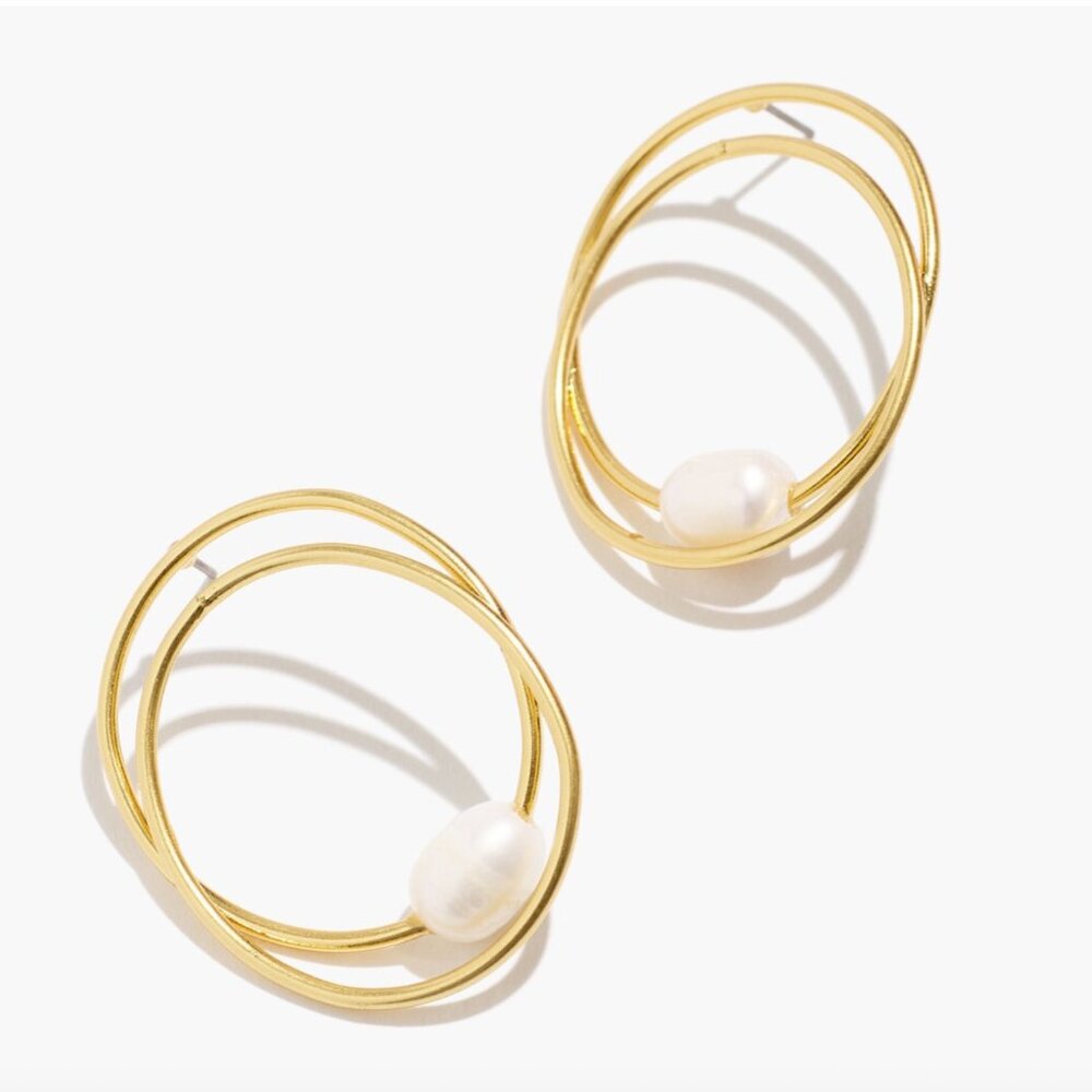 Front-Facing Freshwater Pearl Double Hoop Earrings